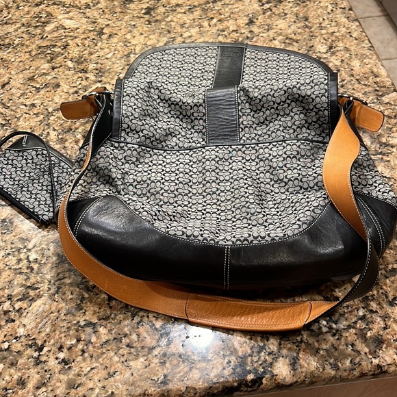 Coach bag & zippered pouch - Picture 9 of 16